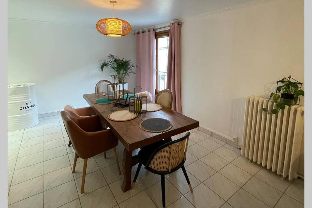 Appartement «La Vie Est Belle» Au Coeur De Sézanne Exteriér fotografie