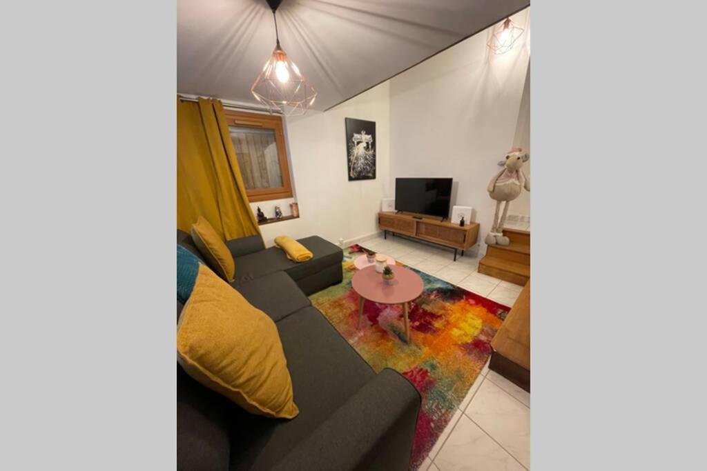 Appartement «La Vie Est Belle» Au Coeur De Sézanne Exteriér fotografie